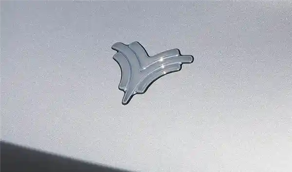 张雪怒斥哪吒LOGO争议：5亿设计费真相曝光，600元竟是真实成本？