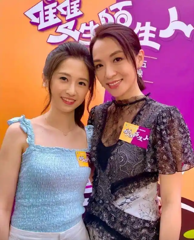 TVB最佳女新人爆红！甜美外形引热议，网友直呼神似陈自瑶与倪嘉雯