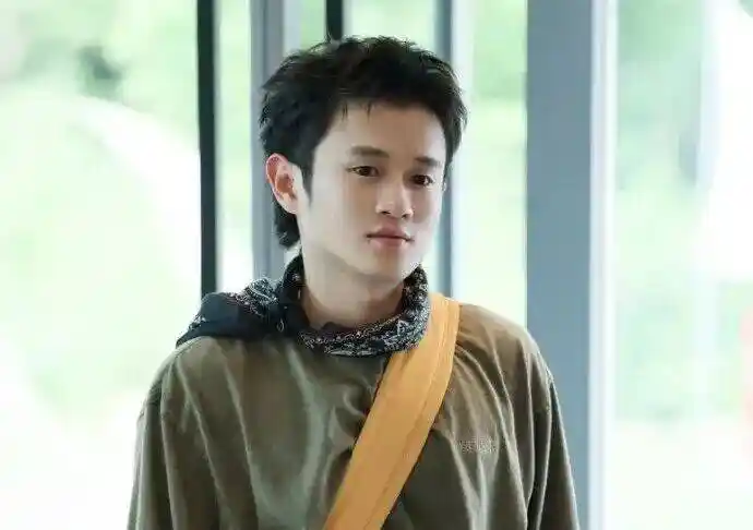 王勉竟是直男？明星富豪也有焦虑？揭秘壹加壹力捧王安宇背后的真相！
