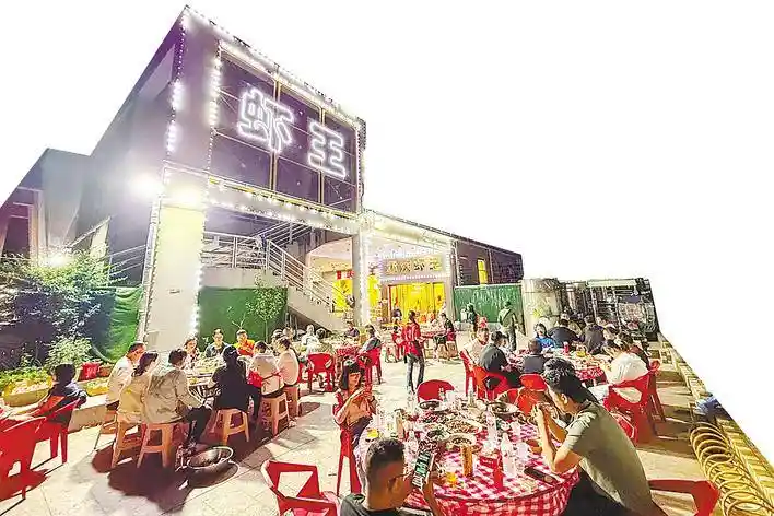 武汉十二时辰：早粉接力晚虾，味觉引力引爆山海关路