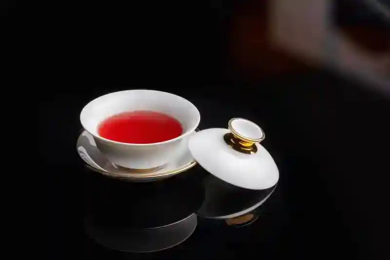 上海宝格丽酒店「Symposia沁饮派对」引爆春日微醺风暴:Nikos酒吧限时开启沉浸式调酒艺术盛宴
