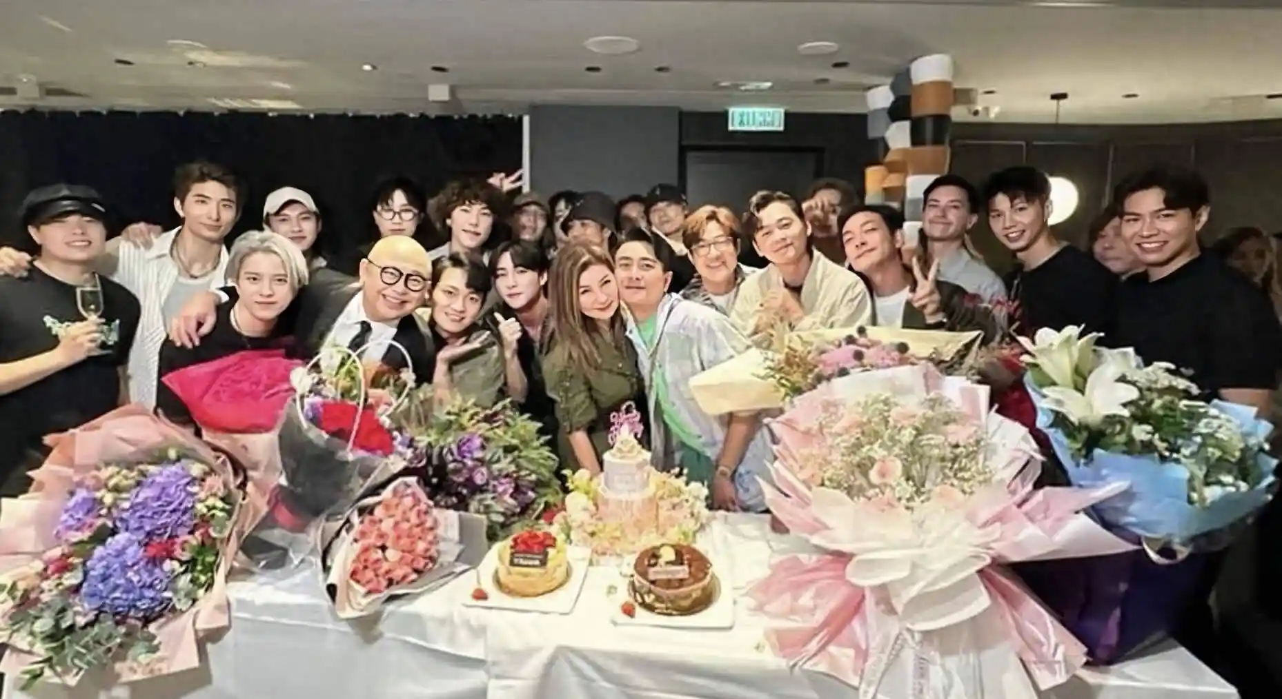 惊爆!TVB与邵氏罕见联合封杀顶流演员,起因竟是高层办公室神秘失窃案引爆全港娱乐圈地震