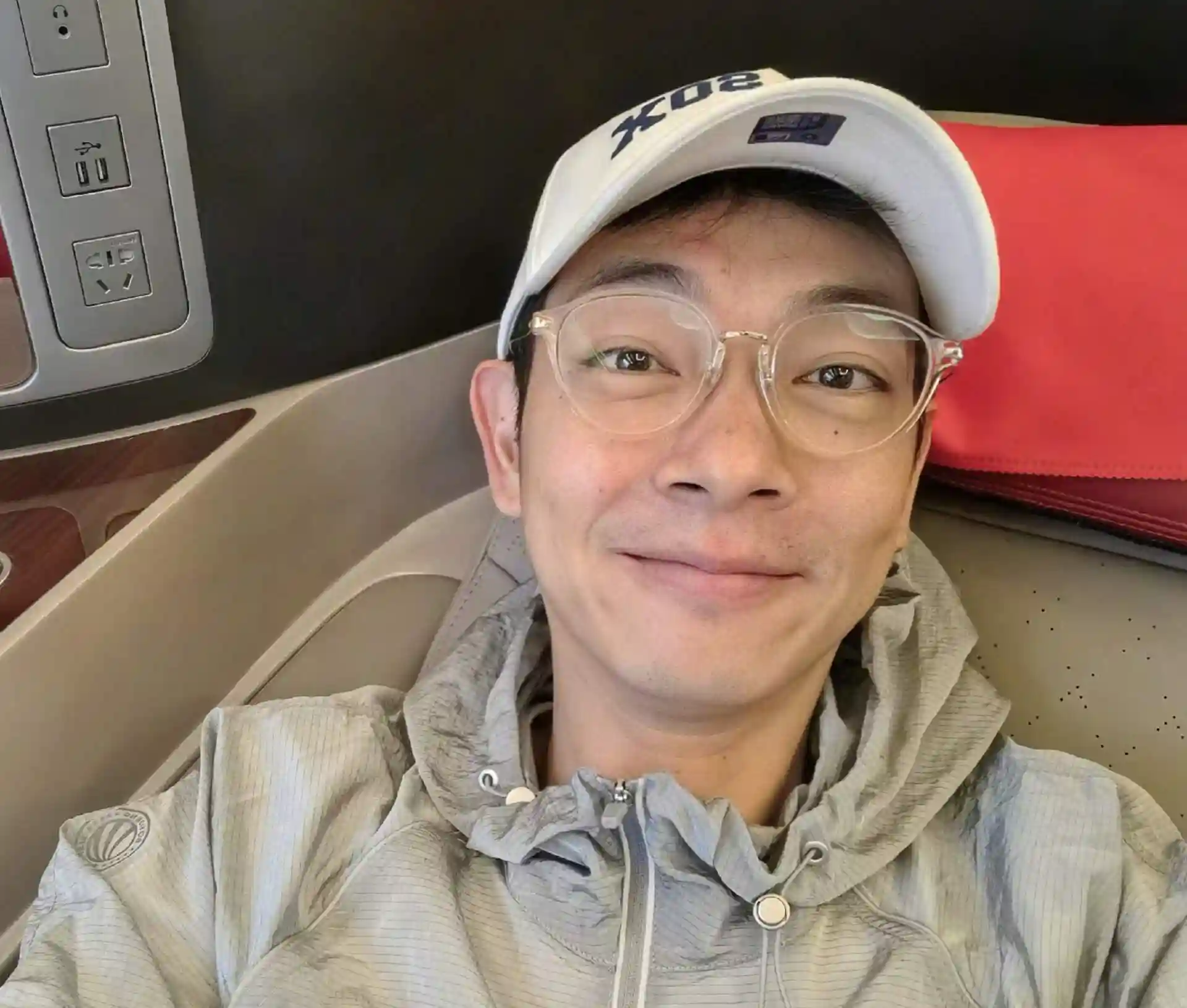 惊爆!TVB与邵氏罕见联合封杀顶流演员,起因竟是高层办公室神秘失窃案引爆全港娱乐圈地震